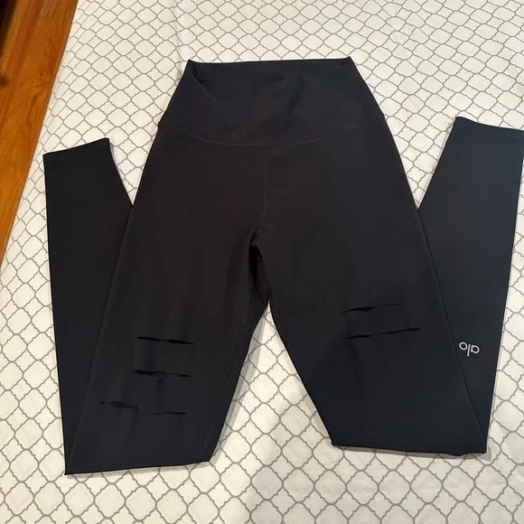 Alo- High-Waist Ripped Warrior Legging - Picture 2 of 6